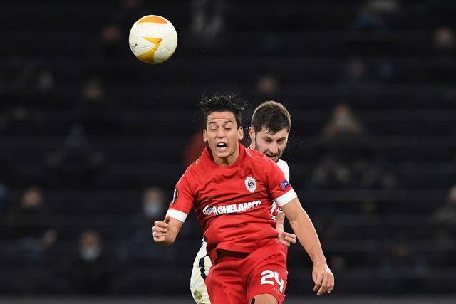 恩比德被驱逐76人险胜马刺 热火胜篮网止3连败